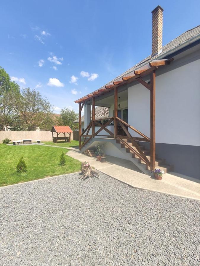 Komaromi Vendeghaz Erdohorvati Exterior photo