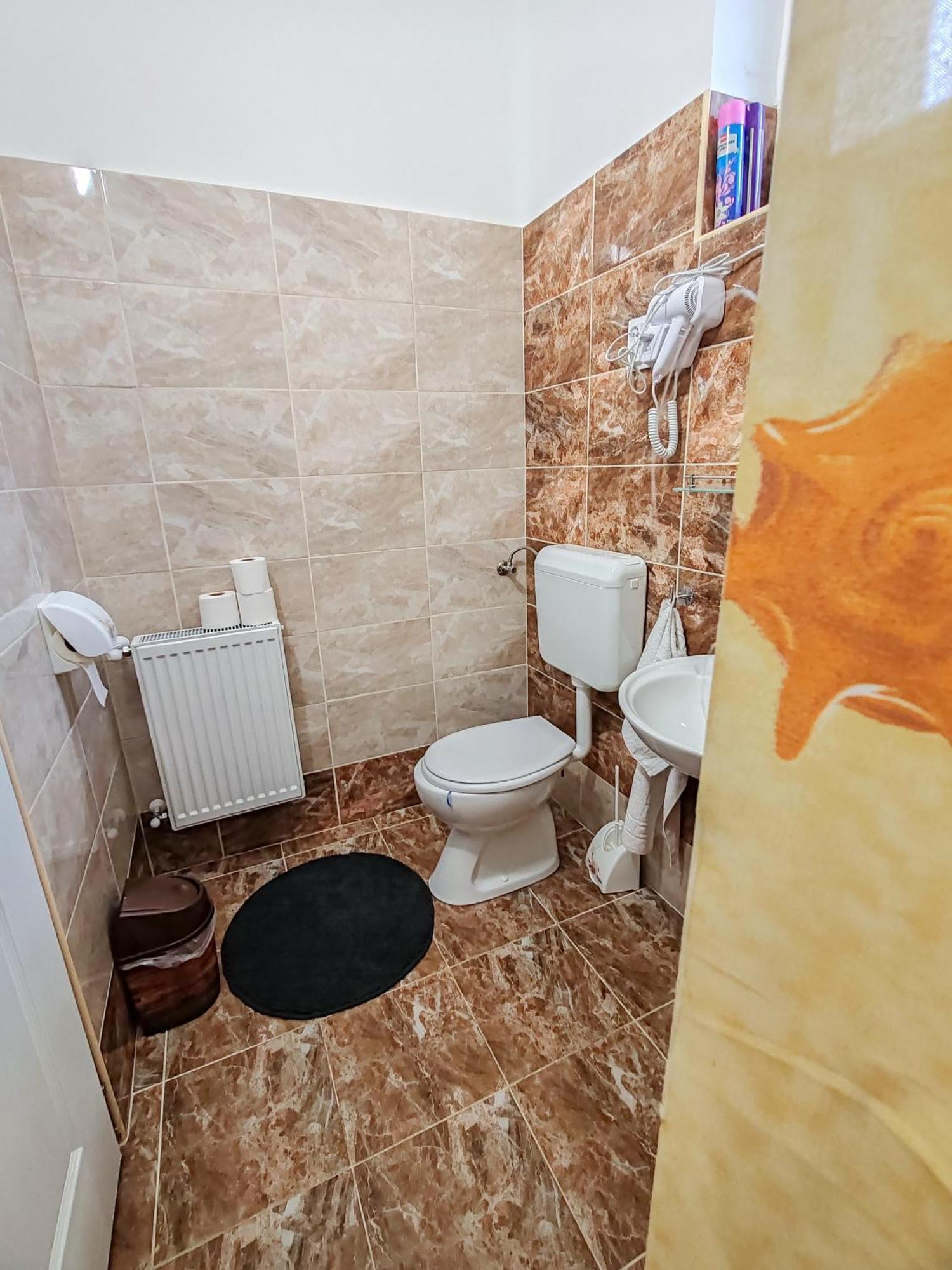 Komaromi Vendeghaz Erdohorvati Exterior photo